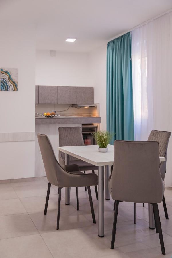 As Apartmani Пирот Экстерьер фото